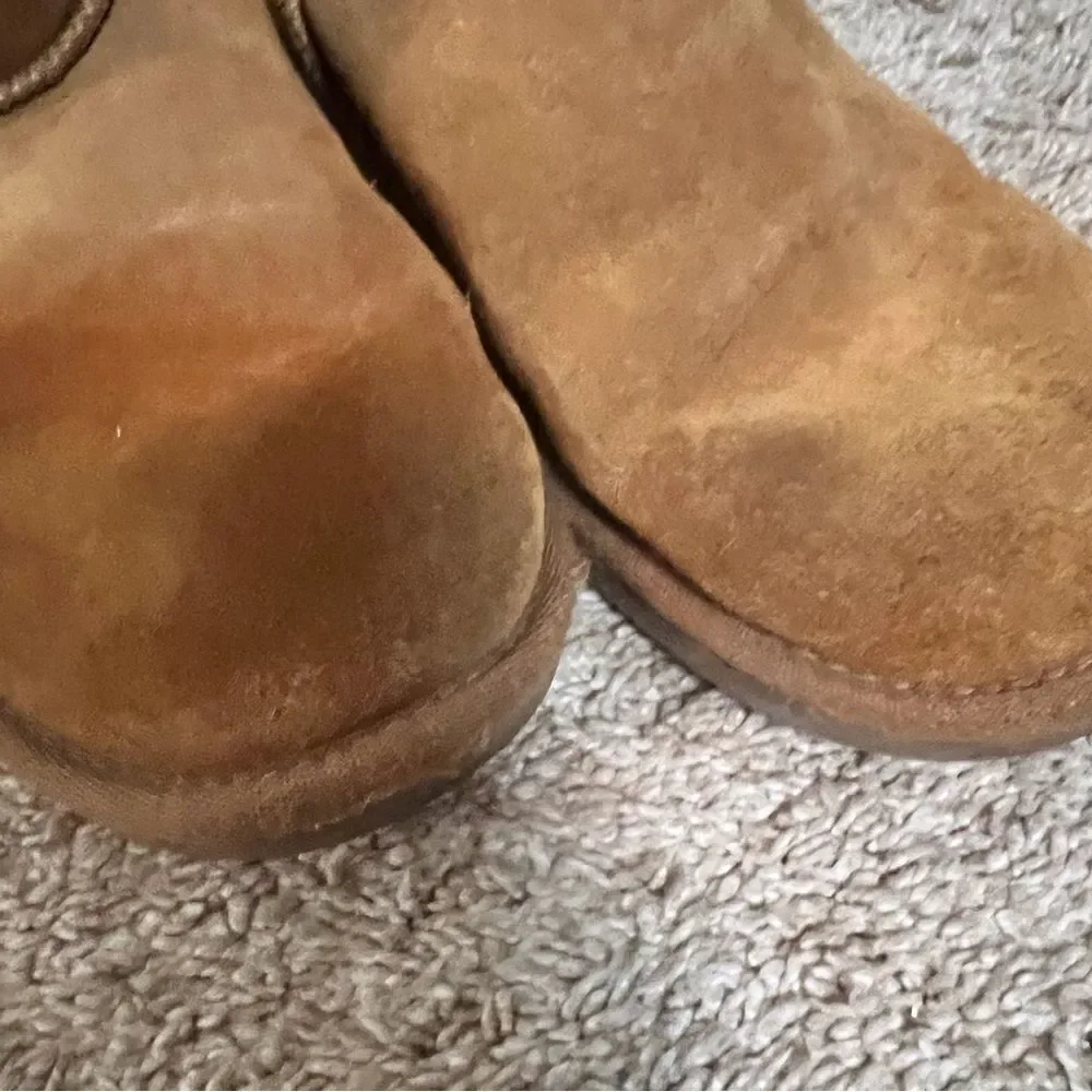 UGG Koolaburra‎ Boots, Size 4 Girls.  Well loved but lots of life left!